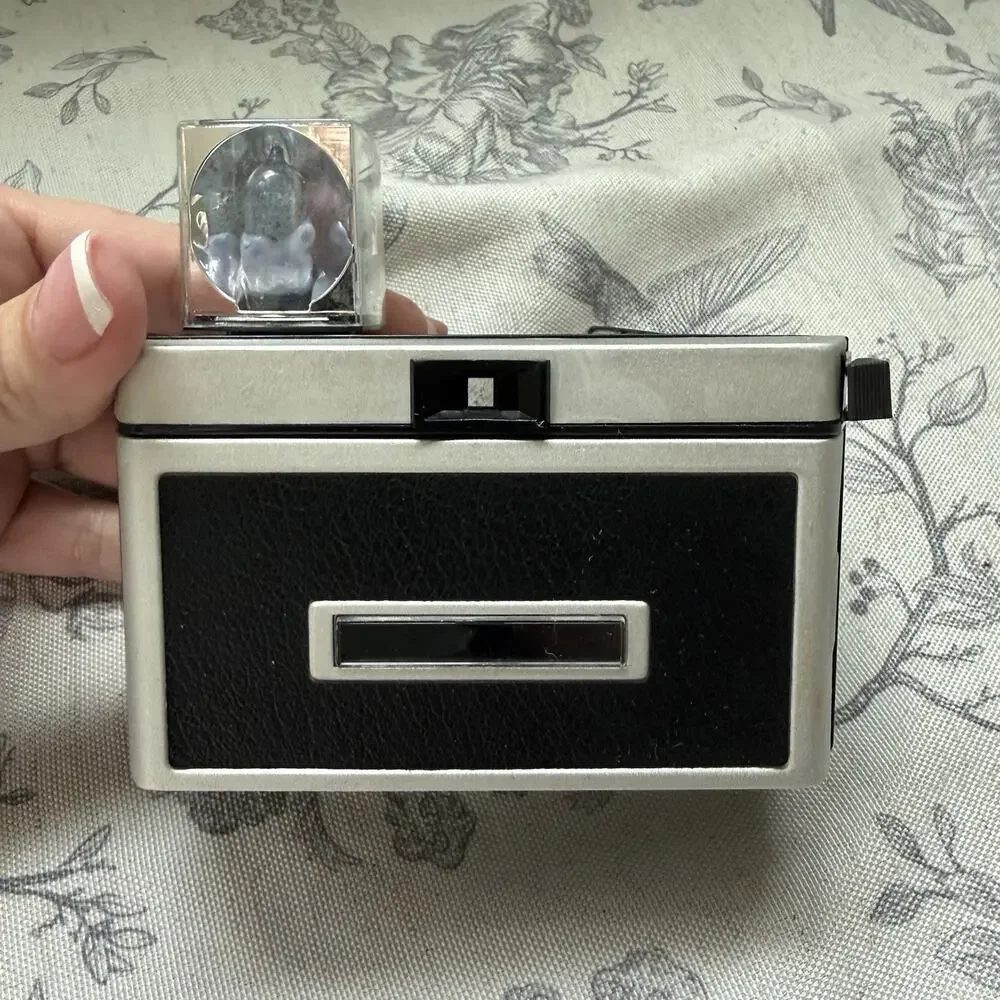 Vtg 60s Kodak Instamatic 124 Camera Leather Case Flash Cube FOR PARTS OR DISPLAY